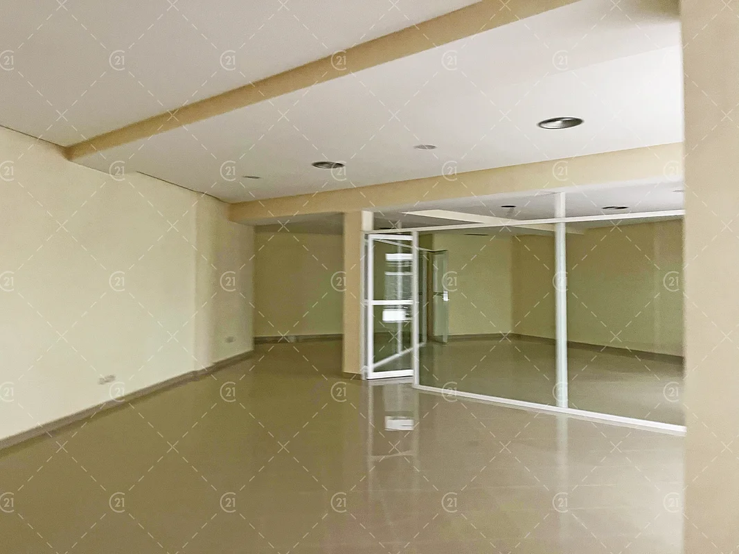 مكتب للبيع في وسط المدينة