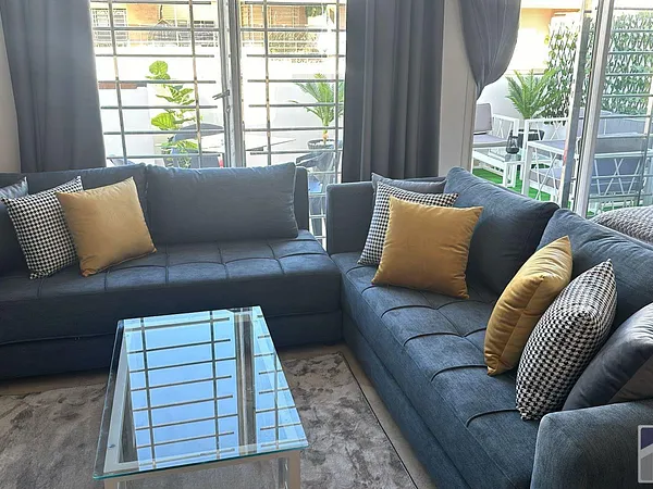 Mooie gemeubileerde studio met terras in Agdal