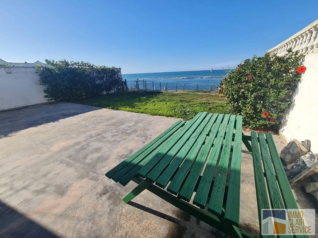 Prachtige Villa met Zeezicht in Témara