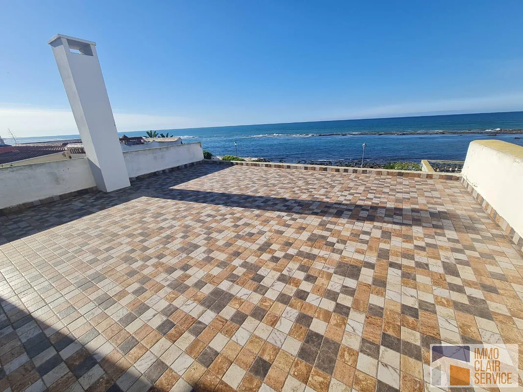 فيلا رائعة بإطلالة على البحر في تمارة