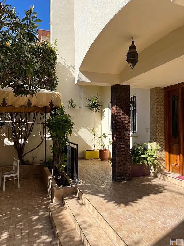 Villa te koop in Salé met garage en tuin