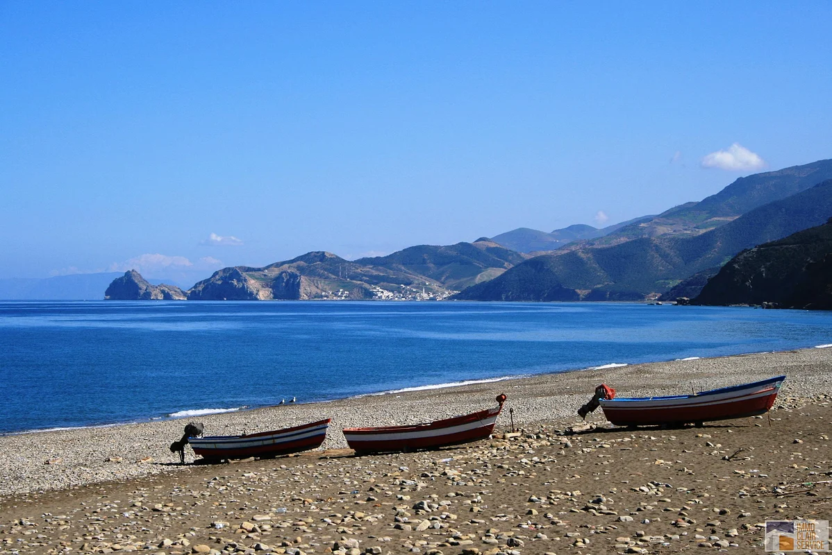 Prachtig Perceel aan Zee in Taghessa