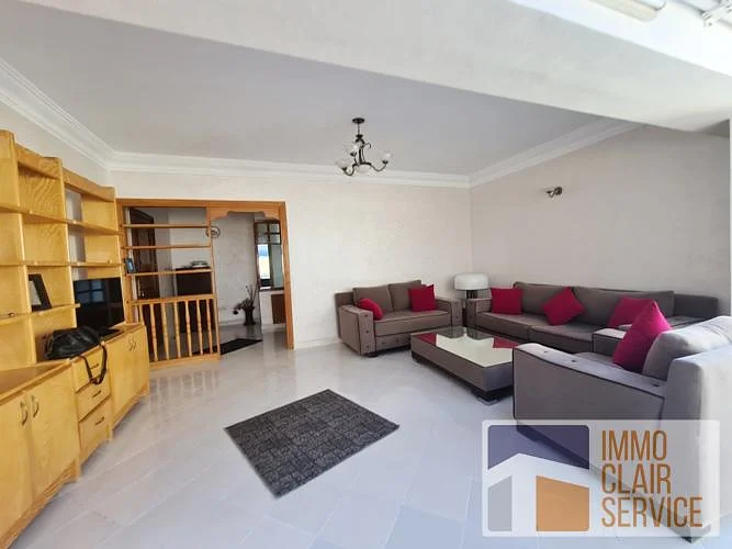 Ruim Appartement met Terras in Casablanca