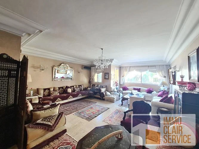 Ruim Appartement met Terras in Casablanca