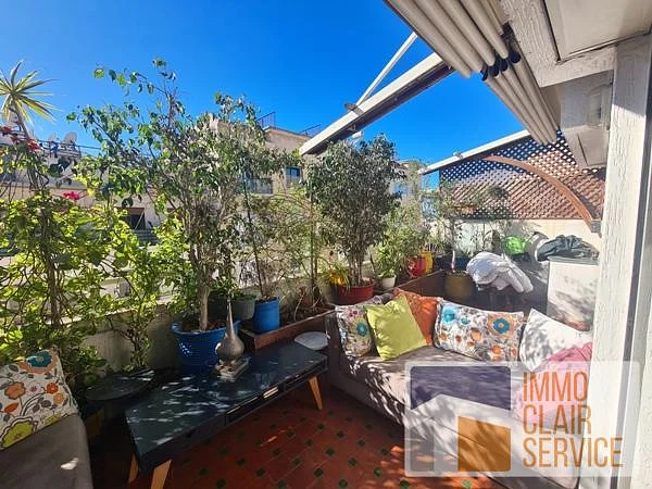 شقة مع تراس في حي الأميرات الدار البيضاء