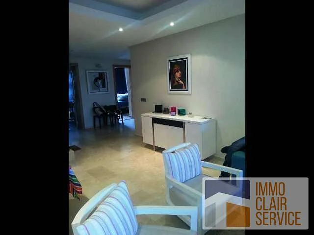 شقة فاخرة بإطلالة على المسبح والبحر