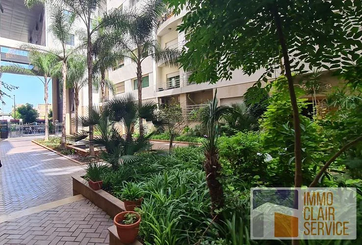 Ruim, nieuw appartement in Casablanca met beveiliging