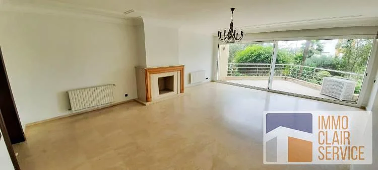 Luxueus Appartement met Terras in Ain Diab