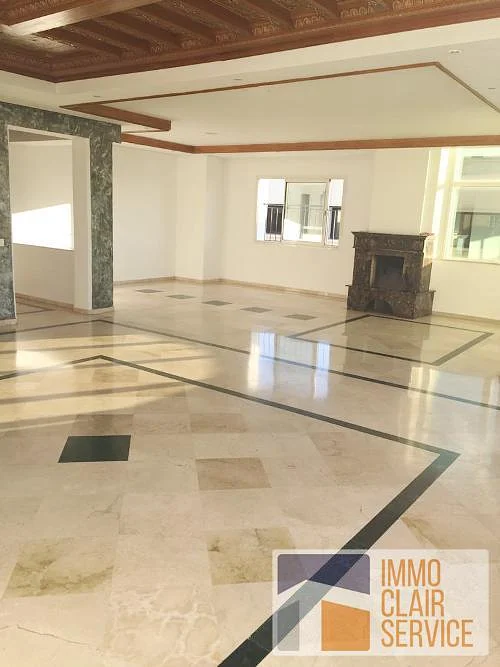 Ruim Appartement te Huur met Uitzicht op Boulevard d'Anfa