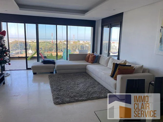 Luxe Appartement met Zeezicht in Ain Diab