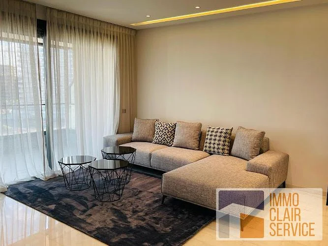 Luxueus Gemeubeld Appartement met Terras in Casablanca