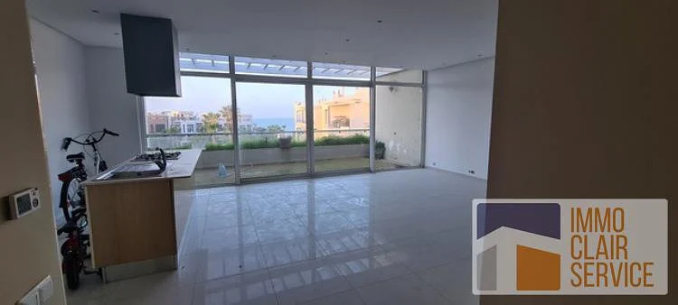 Appartement met Zeezicht in Melrose Beach, Casablanca