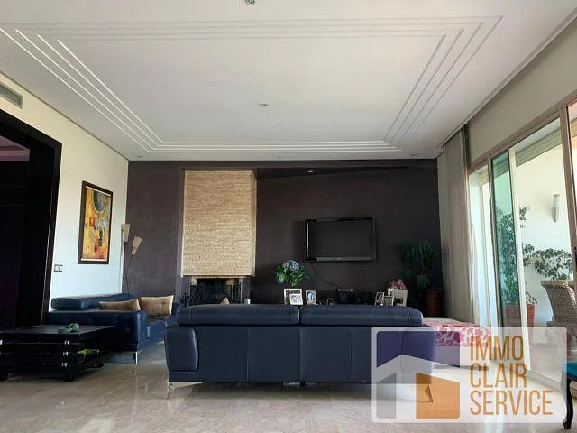 شقة مفروشة مع شرفة مطلة على المدينة - الرباط