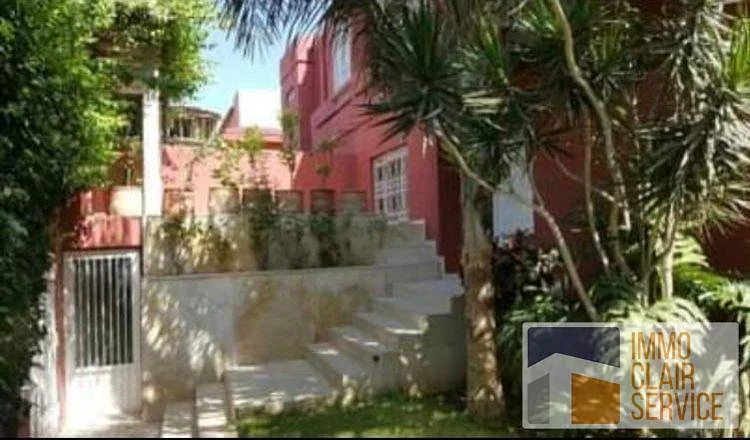Villa met zwembad in rustige wijk Oasis, Casablanca