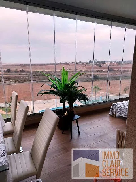 Gemeubeld Appartement met Zeezicht in Bouznika