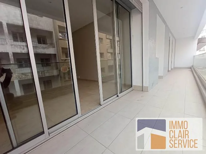 Ruim Appartement in Modern Gebouw Casablanca