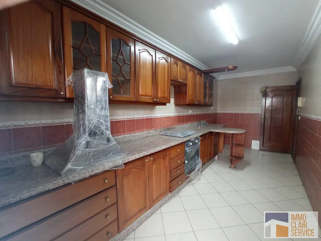 Zonnig kantoorkamer appartement te huur in Casablanca