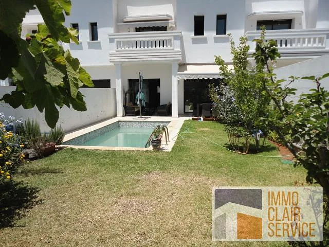 Moderne Villa met Tuin en Zwembad in Bouskoura