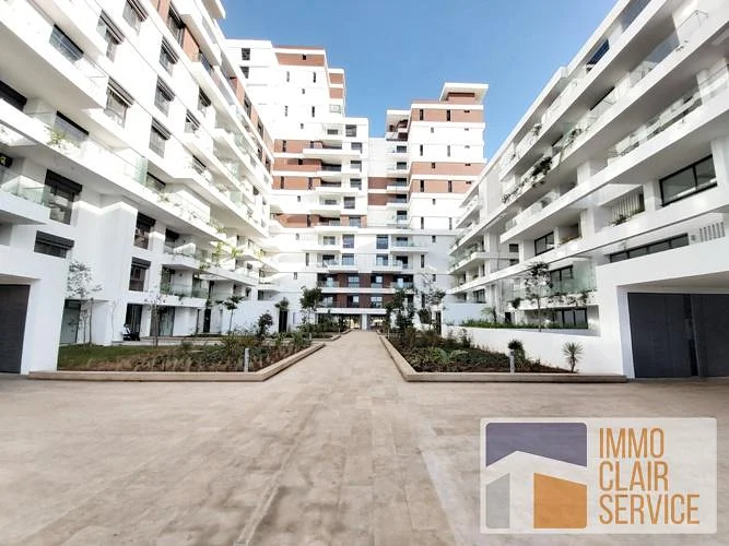 Prachtig Appartement met Tuinterras in Casablanca