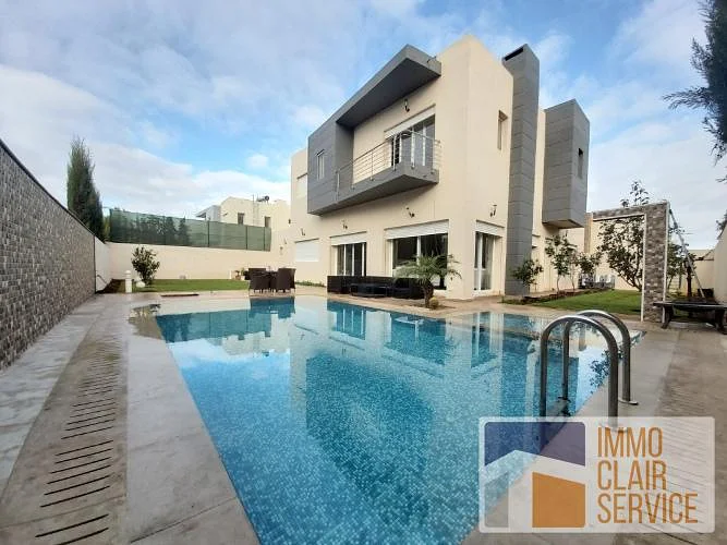 Gemeubelde villa in Bouskoura met zwembad