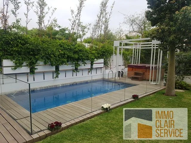 فيلا مؤثثة مع حديقة ومسبح في بوسكورة