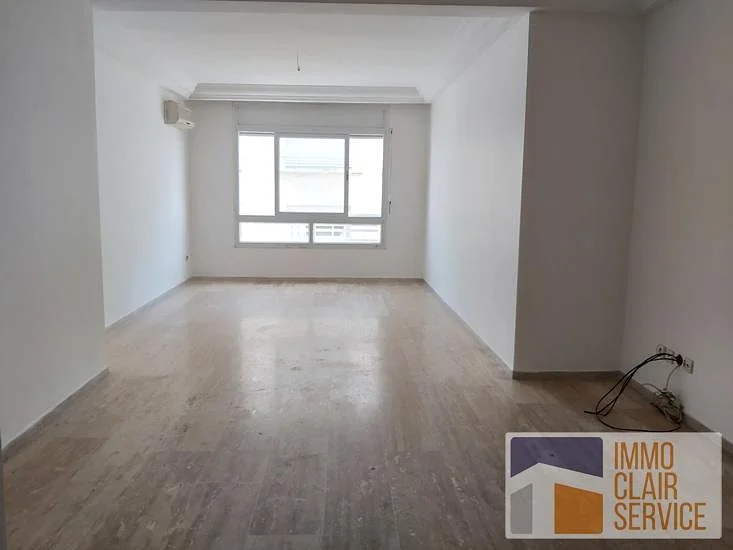 شقة للإيجار في بورغوني بالقرب من مدرسة إلبيليا