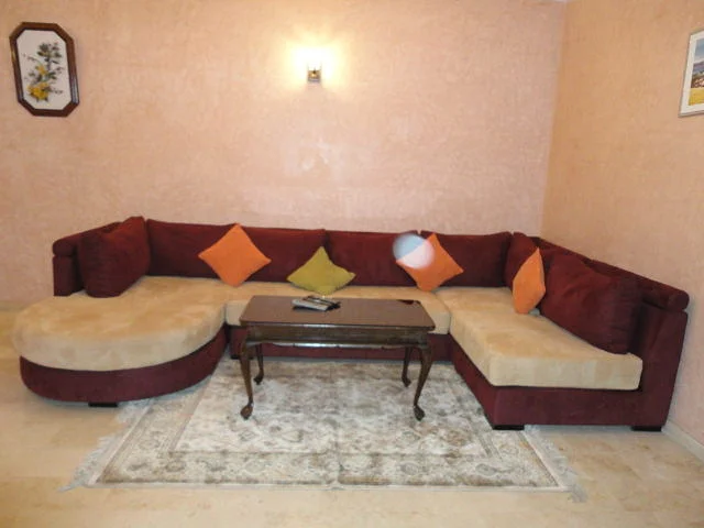 Gemeubeld Appartement in Veilige Residentie Maarif