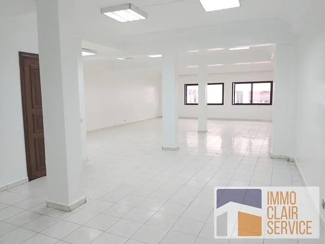 مكتب مفتوح في قلب المعاريف