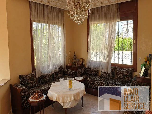 Villa in Residentiële Wijk met Terras in Rabat