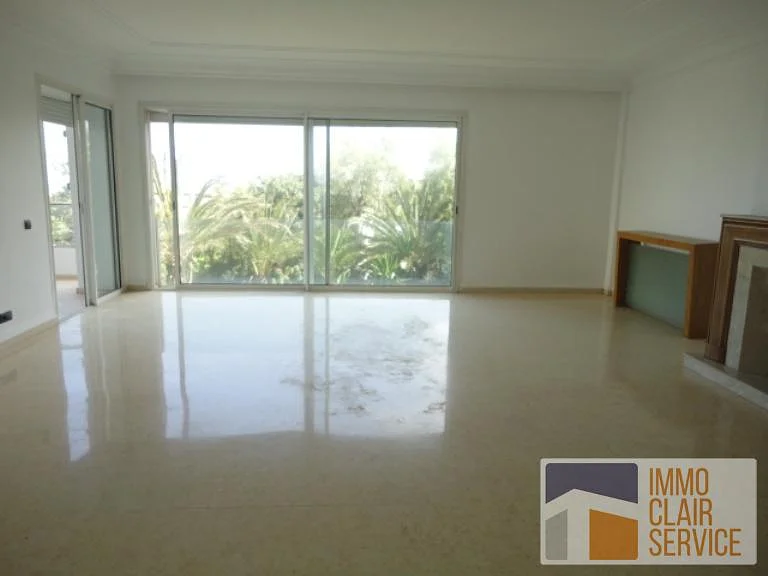 Luxueus Appartement met Zeezicht in Ain Diab