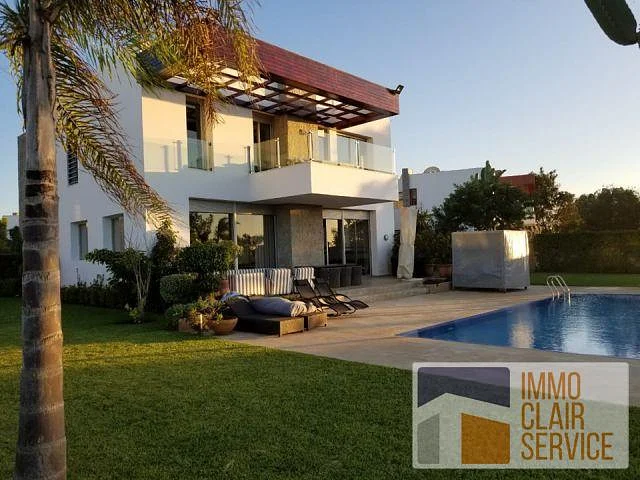 Villa aan de Golf met Zeezicht in Mohammedia