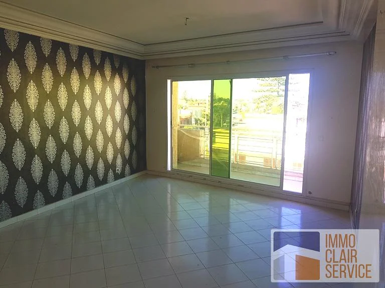 Zonnig Appartement met Balkon in Casablanca